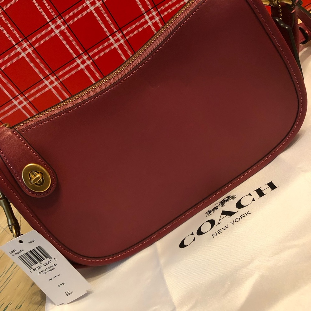 Coach Swinger Bag in ROUGE